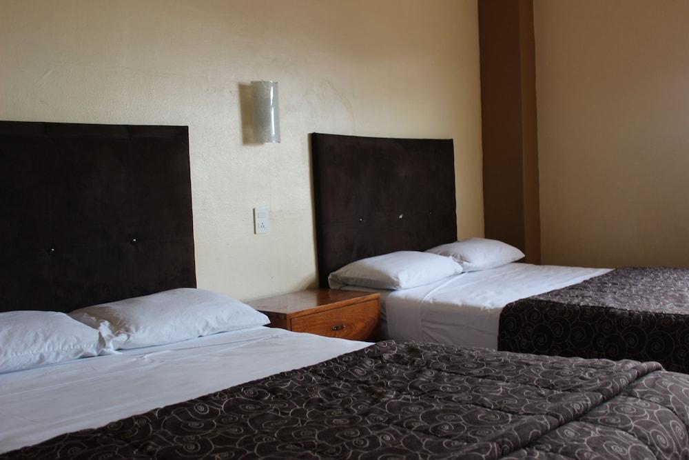 Hotel Del Parque Guadalajara Buitenkant foto