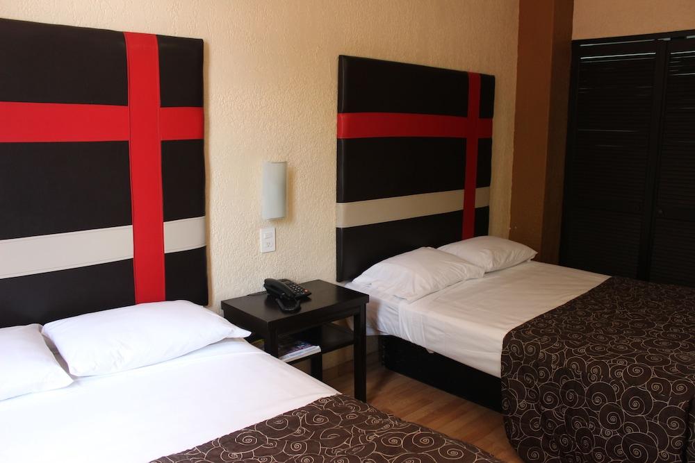 Hotel Del Parque Guadalajara Buitenkant foto