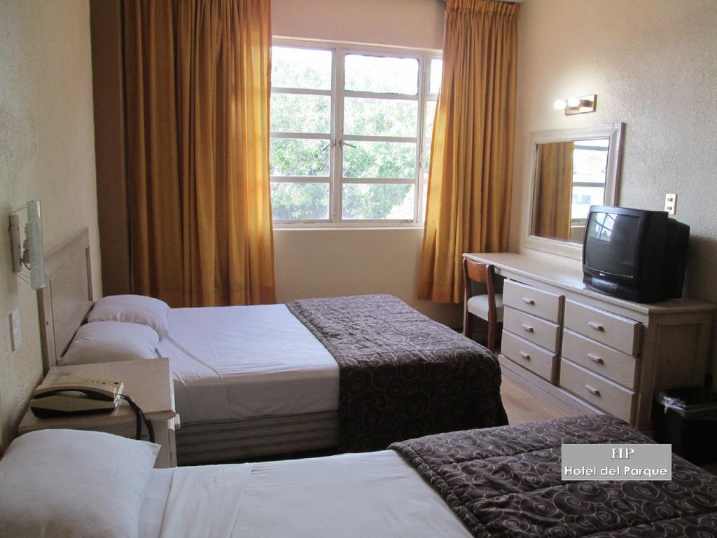 Hotel Del Parque Guadalajara Buitenkant foto