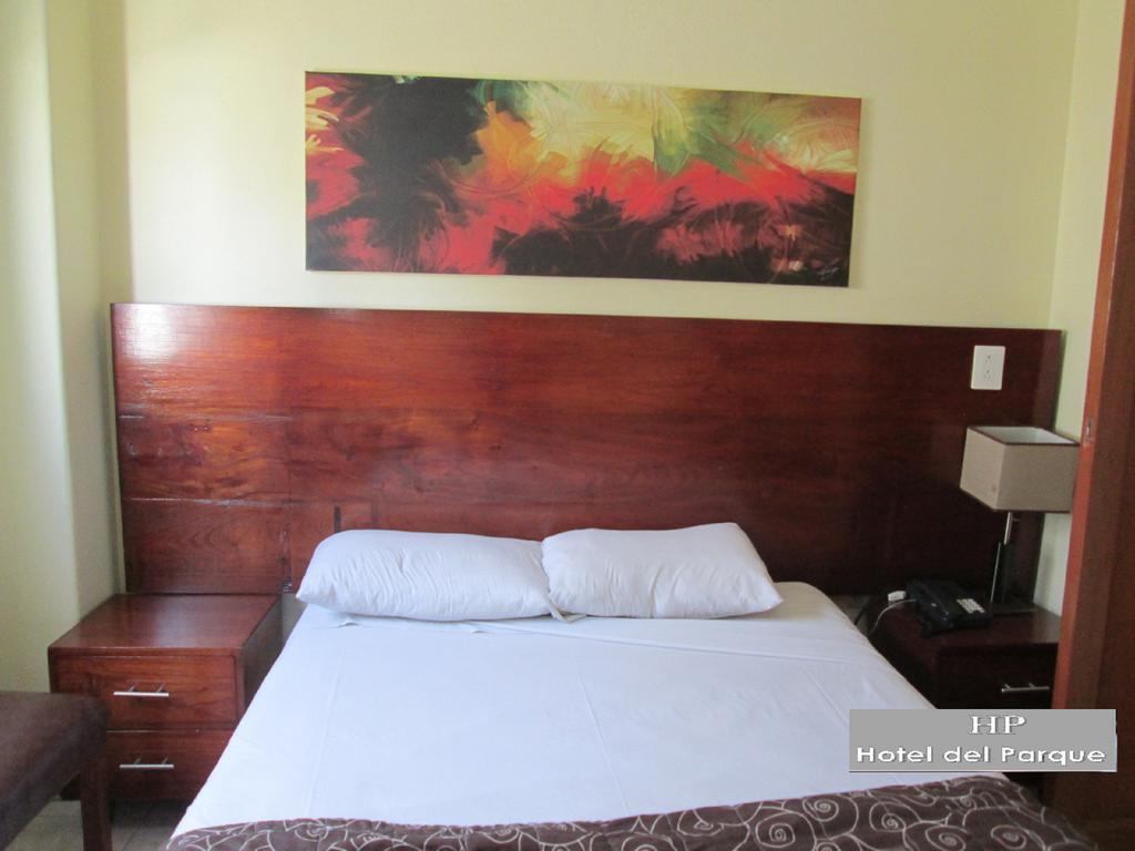 Hotel Del Parque Guadalajara Buitenkant foto