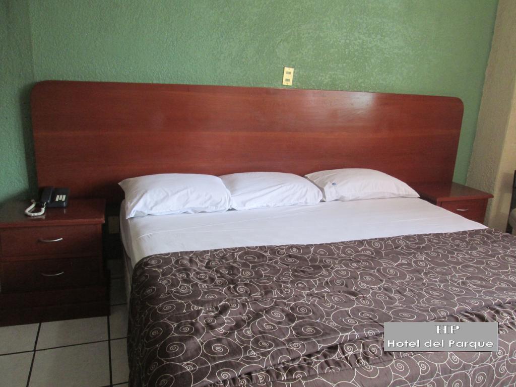 Hotel Del Parque Guadalajara Buitenkant foto