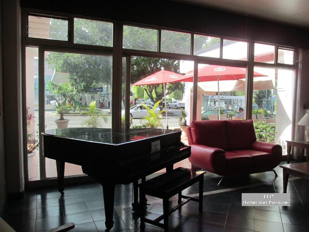 Hotel Del Parque Guadalajara Buitenkant foto