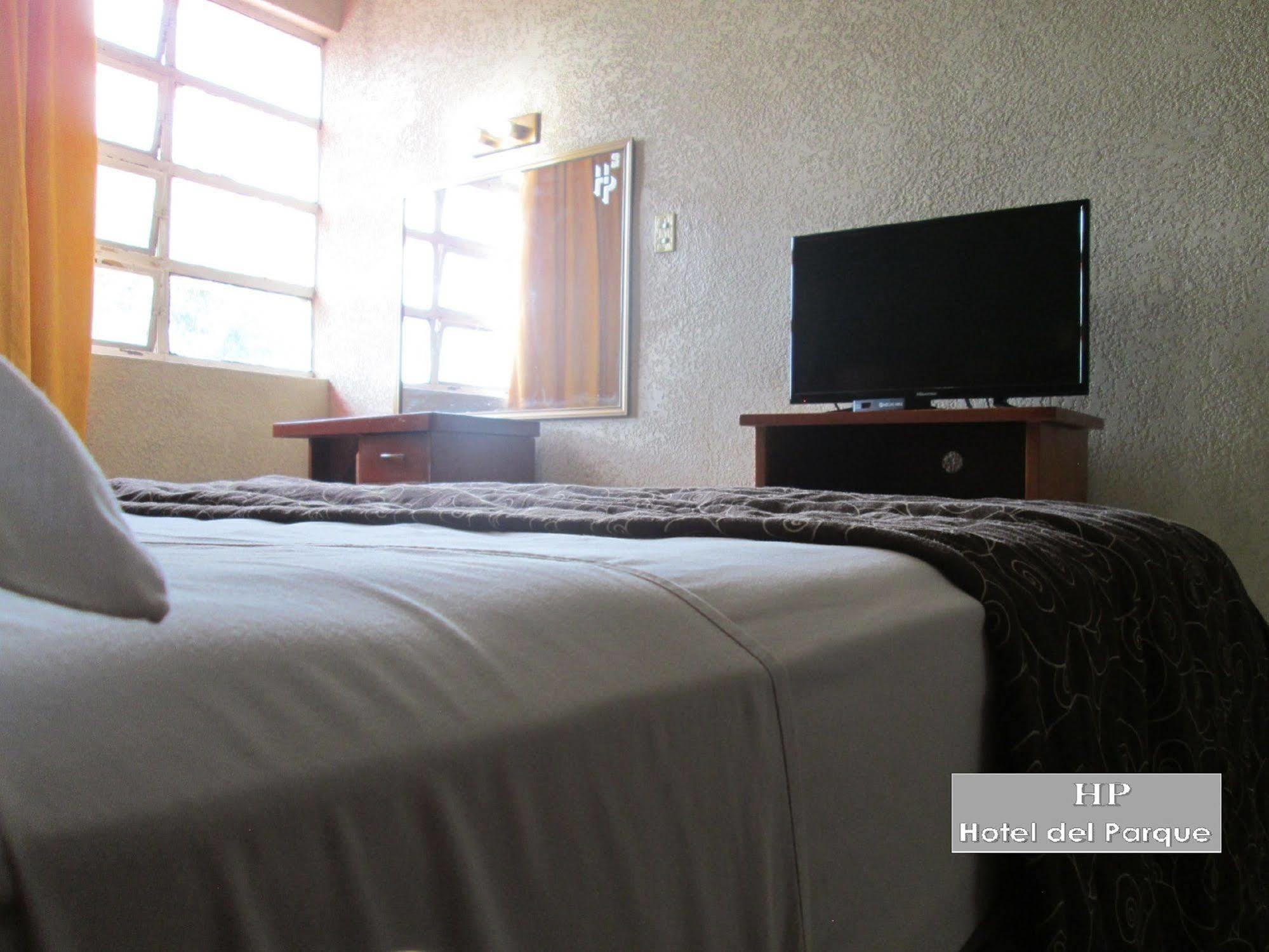 Hotel Del Parque Guadalajara Buitenkant foto