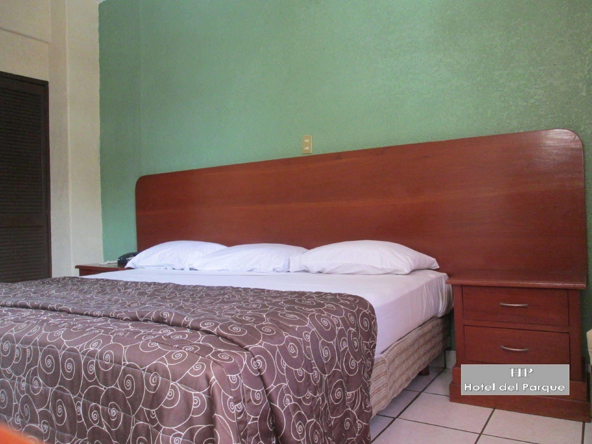 Hotel Del Parque Guadalajara Buitenkant foto