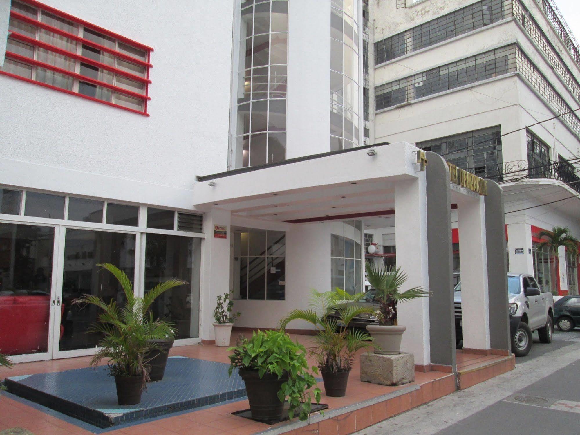 Hotel Del Parque Guadalajara Buitenkant foto